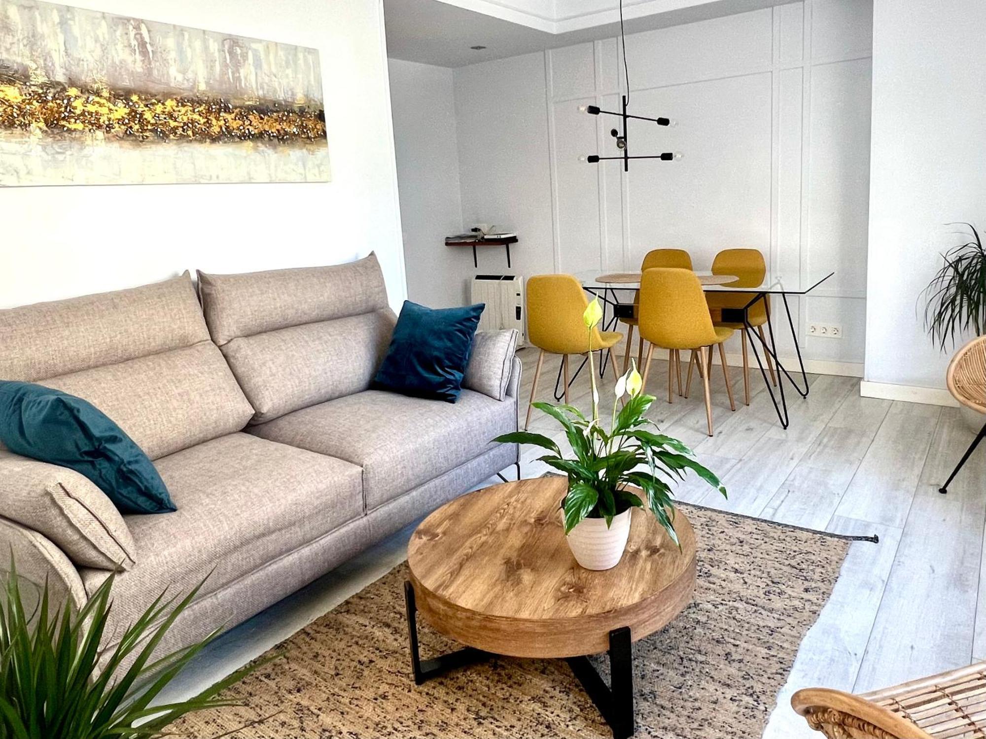 New Gorgeous Central Apartment - Beachfront - 3 Bd Сан Себастиан Екстериор снимка